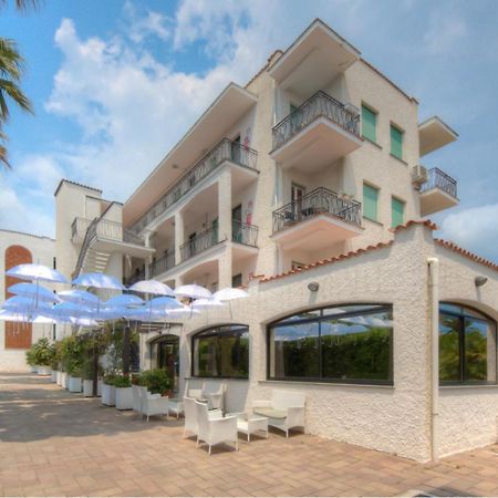 Residence Riviera Mare Пиетра Лигуре Екстериор снимка
