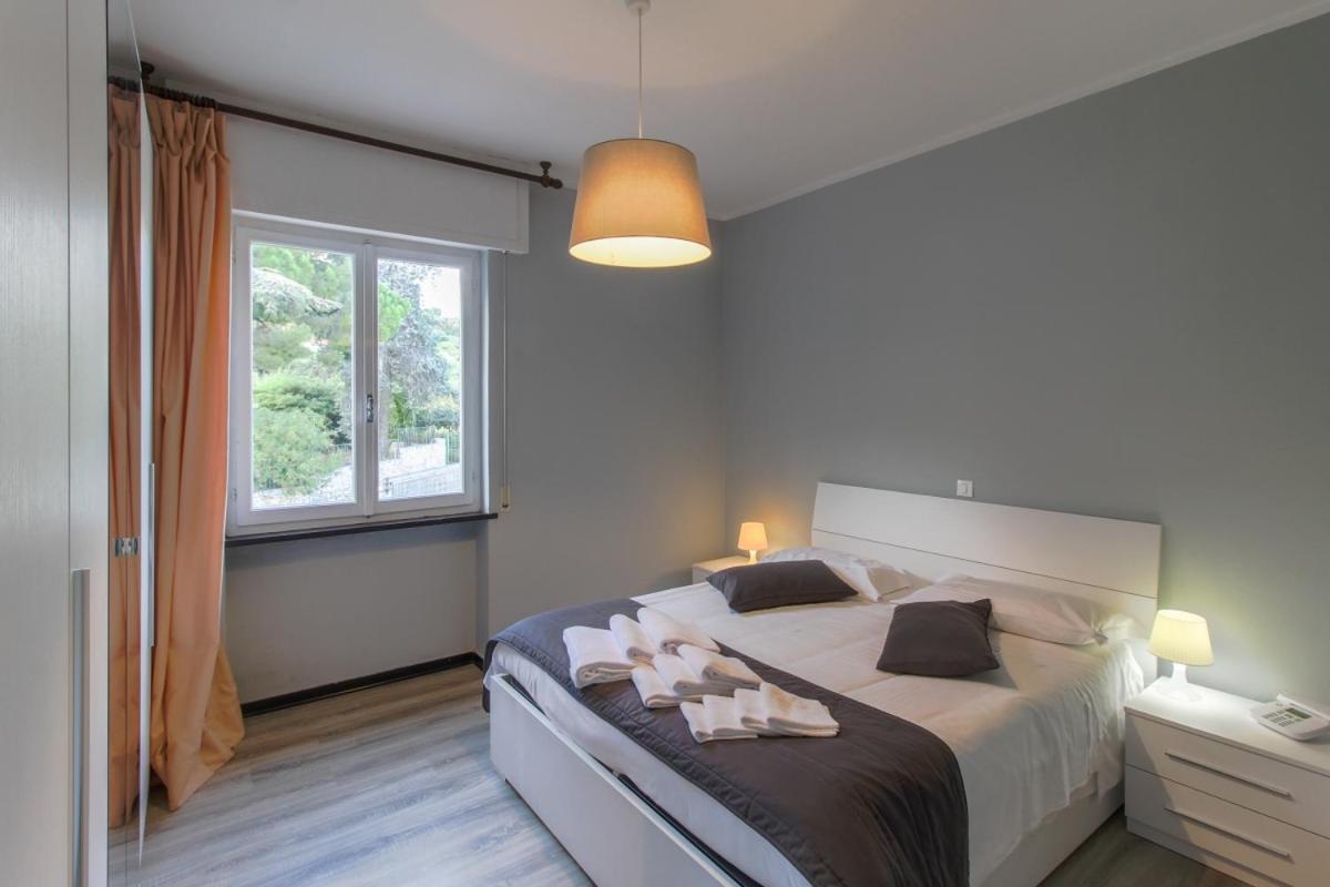 Residence Riviera Mare Пиетра Лигуре Екстериор снимка