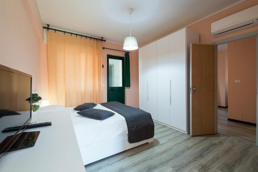 Residence Riviera Mare Пиетра Лигуре Екстериор снимка