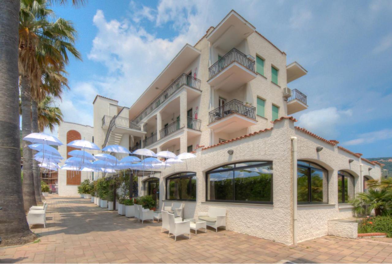 Residence Riviera Mare Пиетра Лигуре Екстериор снимка